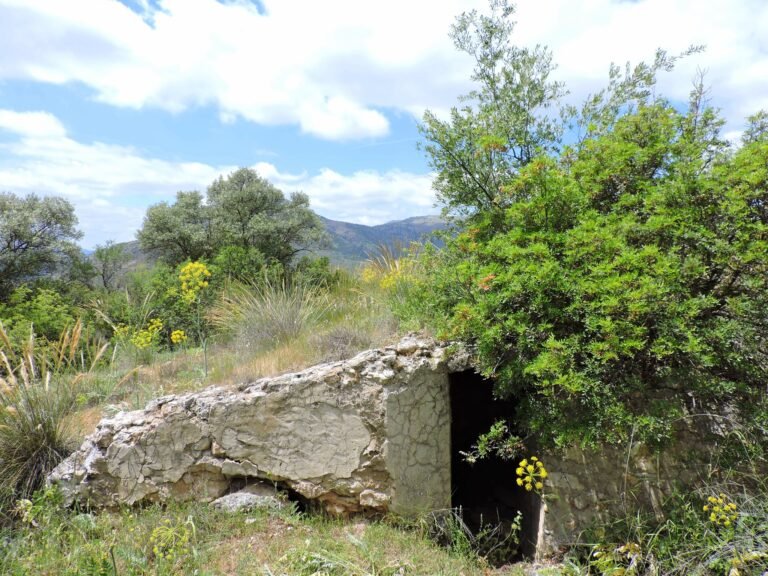 Ruinas del refugio de Cerro Custodio – Luque